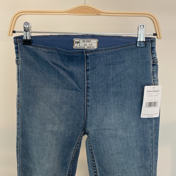 Free People Penny pull on flare jeans - Sz 25 in Authentic Blue - NWT - Picture 2 of 5